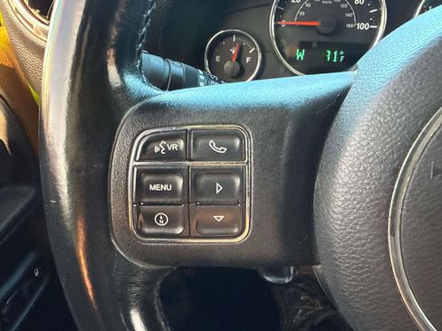 Used 2012 Jeep Wrangler Sahara w/ Connectivity Group AWD/4WD image 21