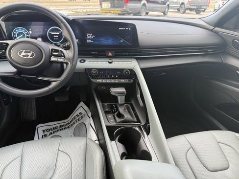 Used 2024 Hyundai Elantra Limited image 14