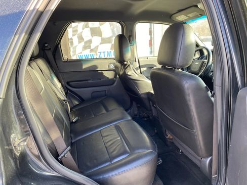 Used 2011 Ford Escape Limited image 11