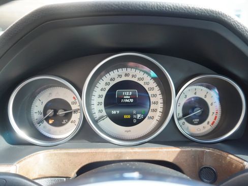 Used 2014 Mercedes-Benz E 350 4MATIC Sedan image 30