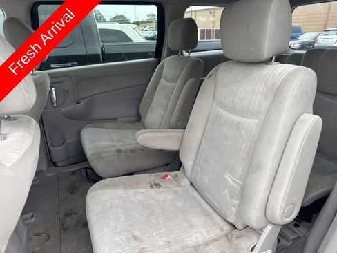 Used 2014 Nissan Quest SV FWD image 19