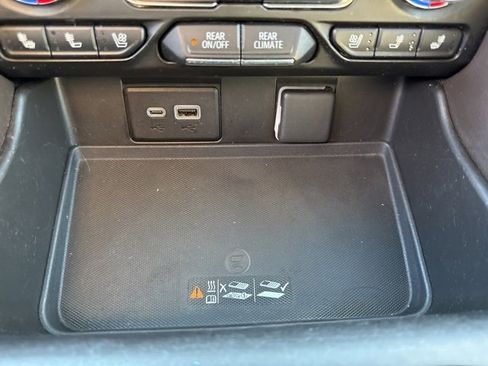 Used 2021 GMC Yukon SLT image 48