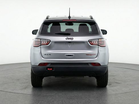 Used 2025 Jeep Compass Trailhawk AWD/4WD image 7