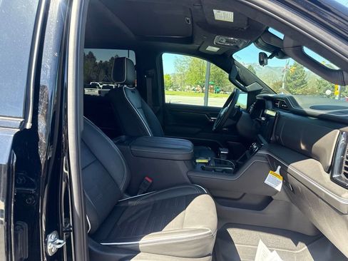 Used 2025 GMC Sierra 1500 AT4X AWD/4WD image 12