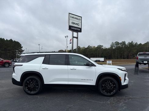 New 2026 Chevrolet Traverse LT w/ Midnight/Sport Edition image 2