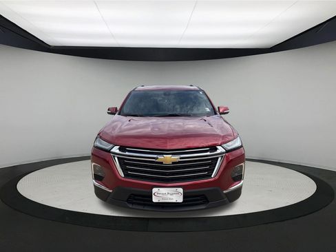 Used 2023 Chevrolet Traverse LT w/ Rear Camera Mirror Package AWD/4WD image 2
