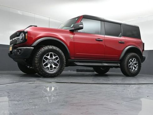 Certified 2025 Ford Bronco Badlands AWD/4WD image 37