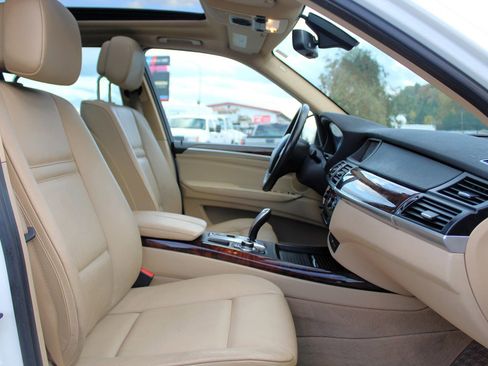 Used 2011 BMW X5 xDrive35i image 18