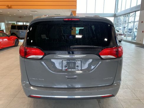 Used 2020 Chrysler Pacifica Limited image 6