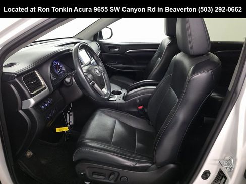 Used 2016 Toyota Highlander Limited Platinum image 7