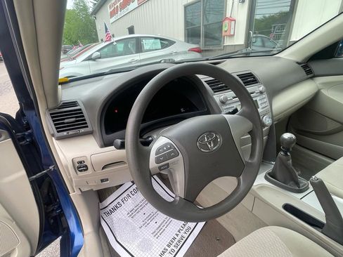 Used 2011 Toyota Camry FWD image 12