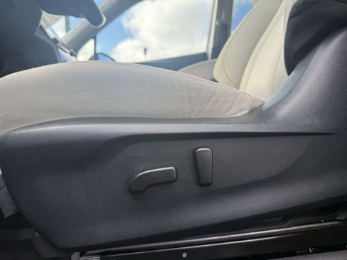 Used 2021 Subaru Ascent Premium w/ Convenience Package image 23