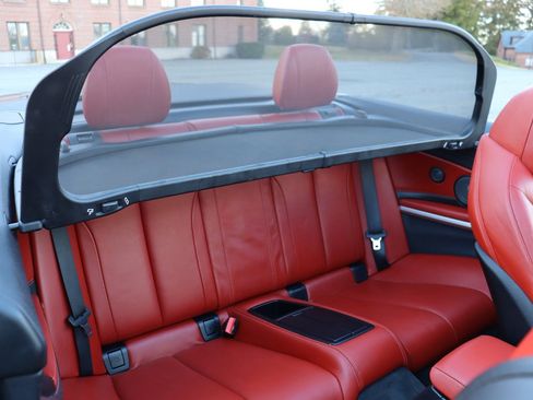 Used 2015 BMW M4 Convertible image 16