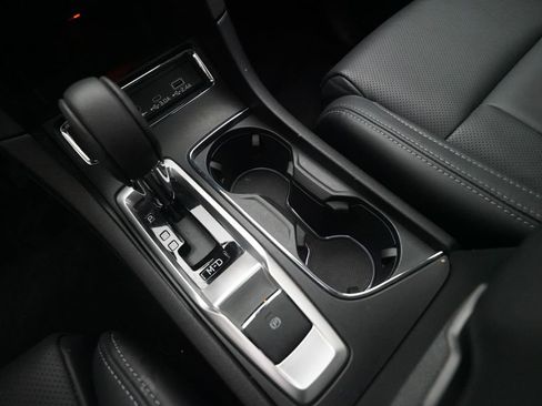 Certified 2024 Subaru Ascent Limited w/ Technology Package image 16