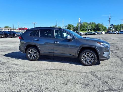 Used 2022 Toyota RAV4 Limited AWD/4WD image 10