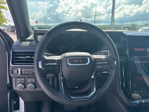 New 2026 GMC Yukon XL AT4 w/ AT4 Premium Plus Package AWD/4WD image 18