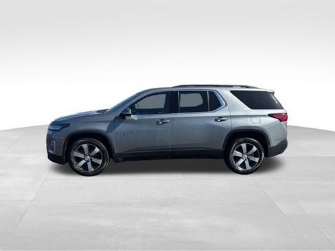 Used 2023 Chevrolet Traverse LT w/ LT Premium Package AWD/4WD image 2