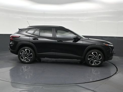 Used 2025 Chevrolet Trax RS w/ Driver Confidence Package FWD image 7