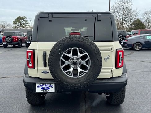 Used 2025 Ford Bronco Badlands image 25