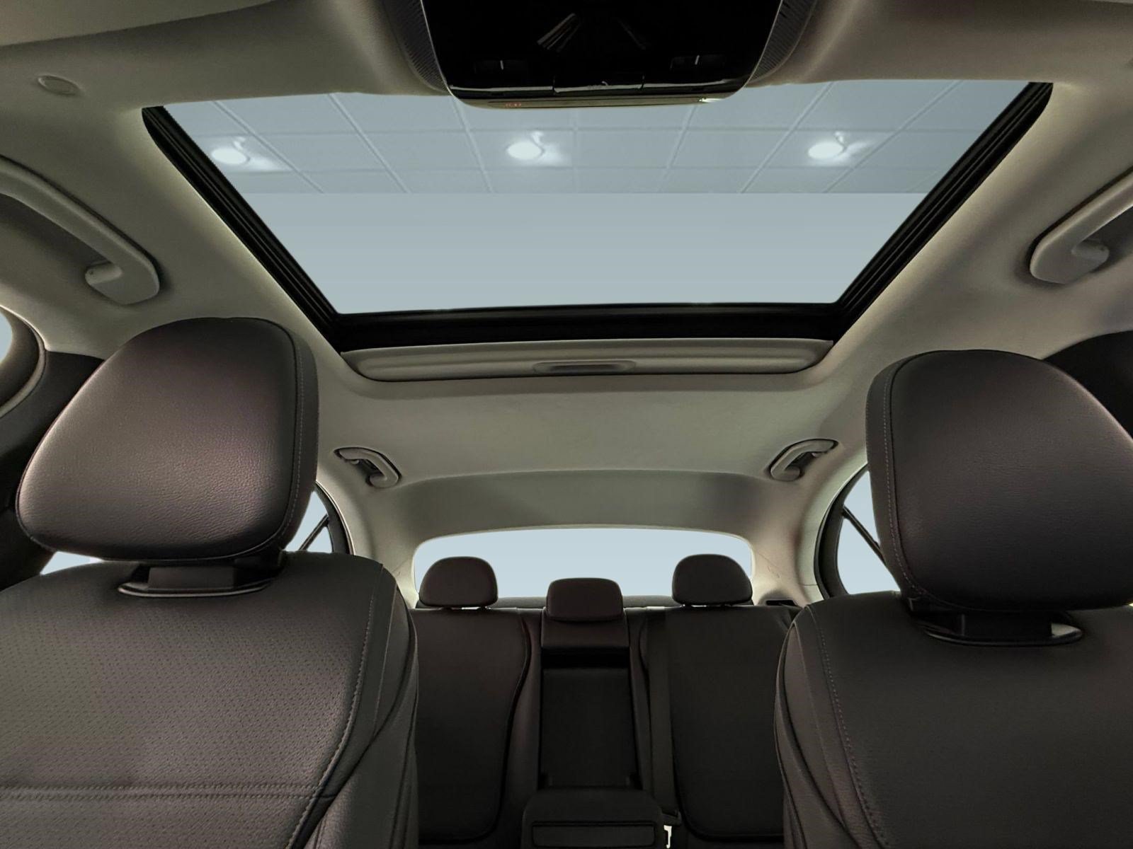 Certified 2024 Mercedes-Benz C 300 Sedan image 21