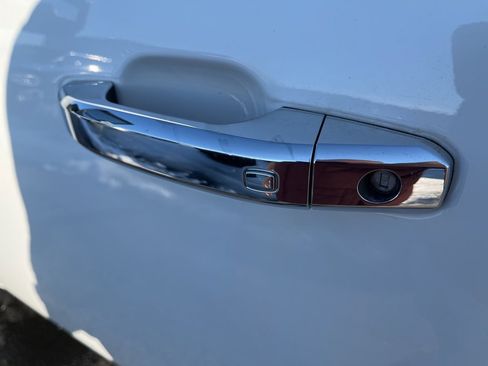 Used 2023 Chevrolet Silverado 2500 LTZ image 15