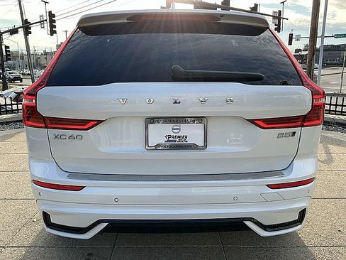 Certified 2023 Volvo XC60 B5 Ultimate w/ Climate Package image 9