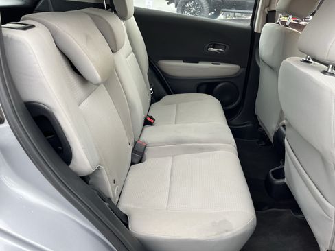 Used 2021 Honda HR-V LX image 4