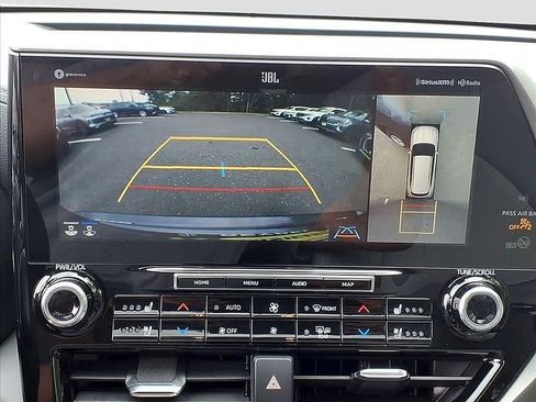 Used 2021 Toyota Highlander Limited image 13