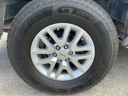 Used 2017 Nissan Frontier SV AWD/4WD image 9