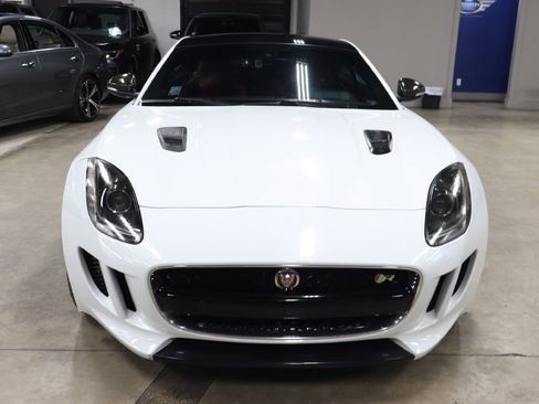 Used 2016 Jaguar F-TYPE R image 8
