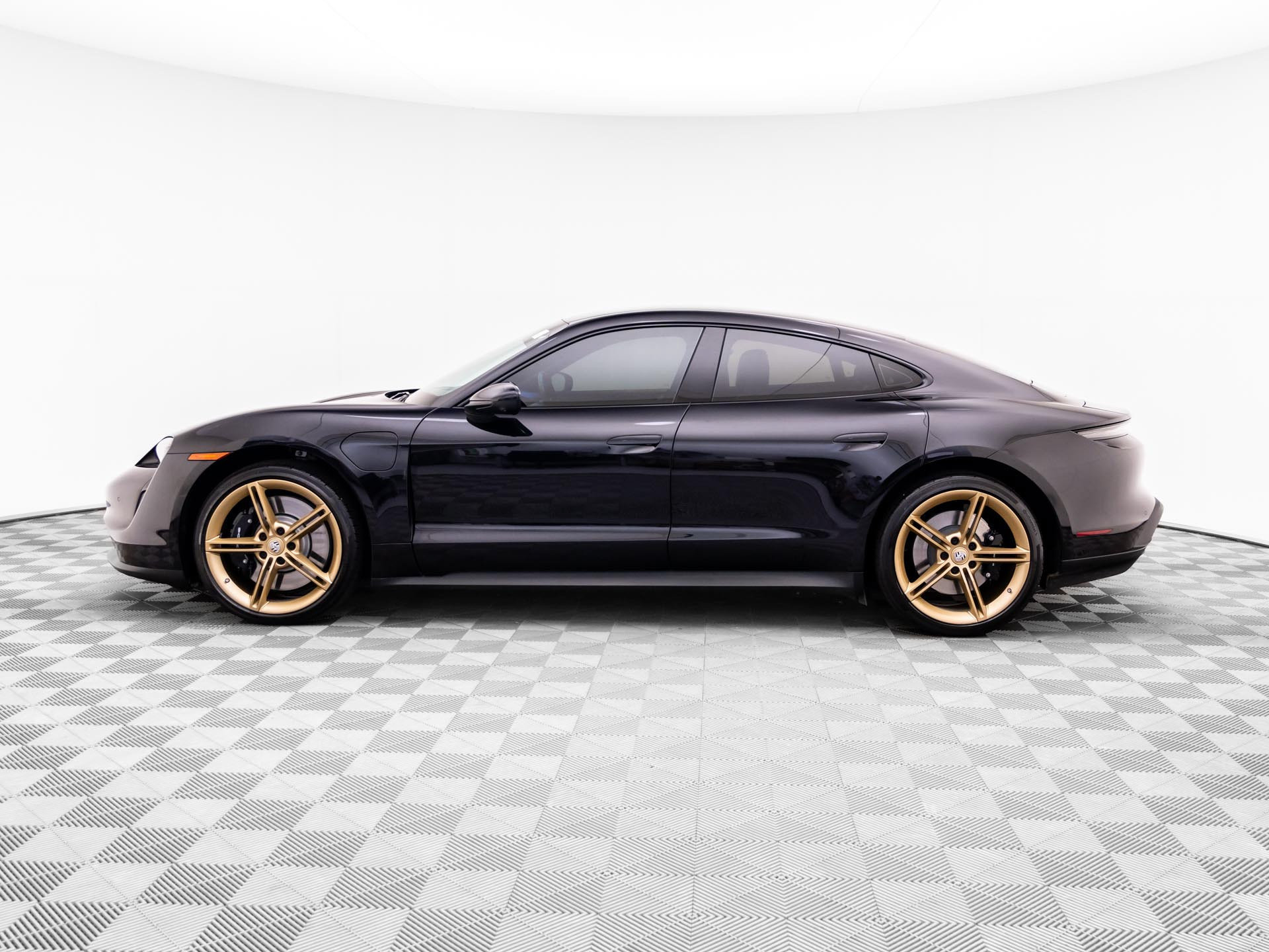 Certified 2021 Porsche Taycan 4S AWD/4WD image 2