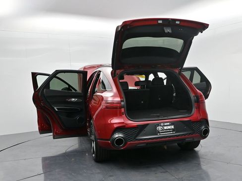 Used 2022 Genesis GV70 3.5T Sport w/ Sport Prestige Package image 70