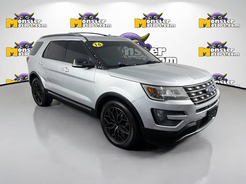 Used 2016 Ford Explorer XLT w/ Equipment Group 202A AWD/4WD image 3