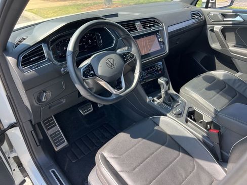 Used 2024 Volkswagen Tiguan SEL R-Line image 14