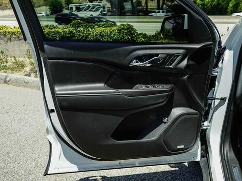 Used 2018 GMC Acadia SLT AWD/4WD image 22