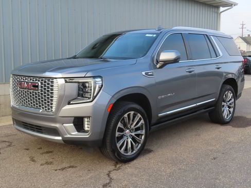 Used 2021 GMC Yukon Denali w/ Denali Premium Package AWD/4WD image 8