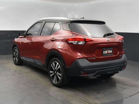 Used 2019 Nissan Kicks SV image 3