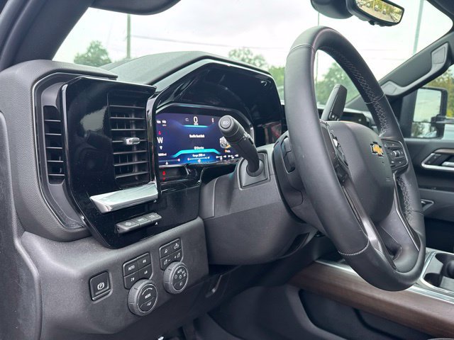 Used 2026 Chevrolet Silverado 2500 High Country w/ High Country Premium Package AWD/4WD image 13
