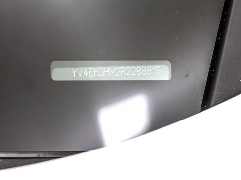 Used 2024 Volvo XC40 Recharge Ultimate image 24