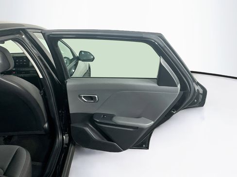 Used 2025 Kia K4 FWD image 28