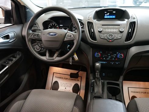 Used 2017 Ford Escape SE w/ SE Cold Weather Package AWD/4WD image 9