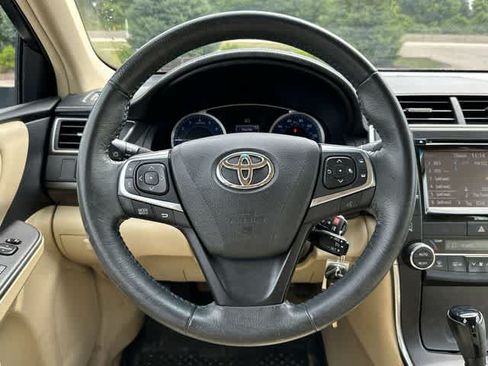 Used 2017 Toyota Camry XLE FWD image 7