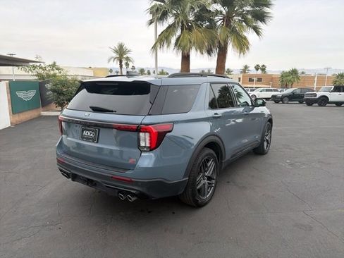 Used 2025 Ford Explorer ST image 5