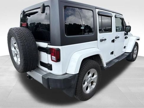 Used 2015 Jeep Wrangler Unlimited Sahara w/ Connectivity Group AWD/4WD image 3