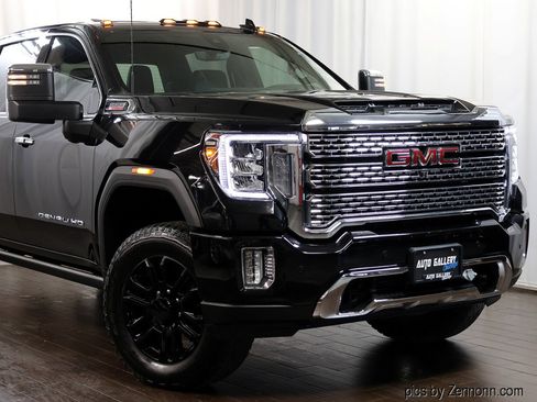Used 2022 GMC Sierra 2500 Denali w/ Denali Black Diamond Edition image 2