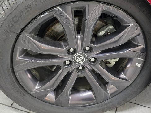 Used 2021 Toyota Sienna XSE image 10