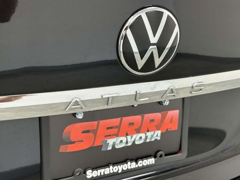 Used 2023 Volkswagen Atlas Cross Sport SE w/ Panoramic Sunroof Package FWD image 11