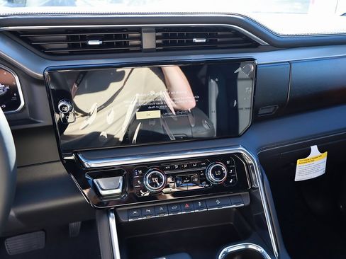 New 2026 GMC Sierra 1500 Denali w/ Technology Package image 16