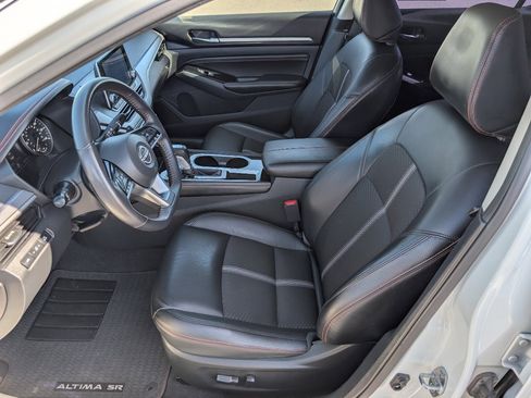 Used 2023 Nissan Altima 2.5 SR image 2