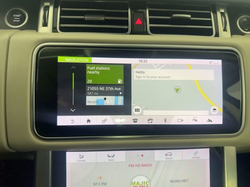 Used 2018 Land Rover Range Rover HSE image 21